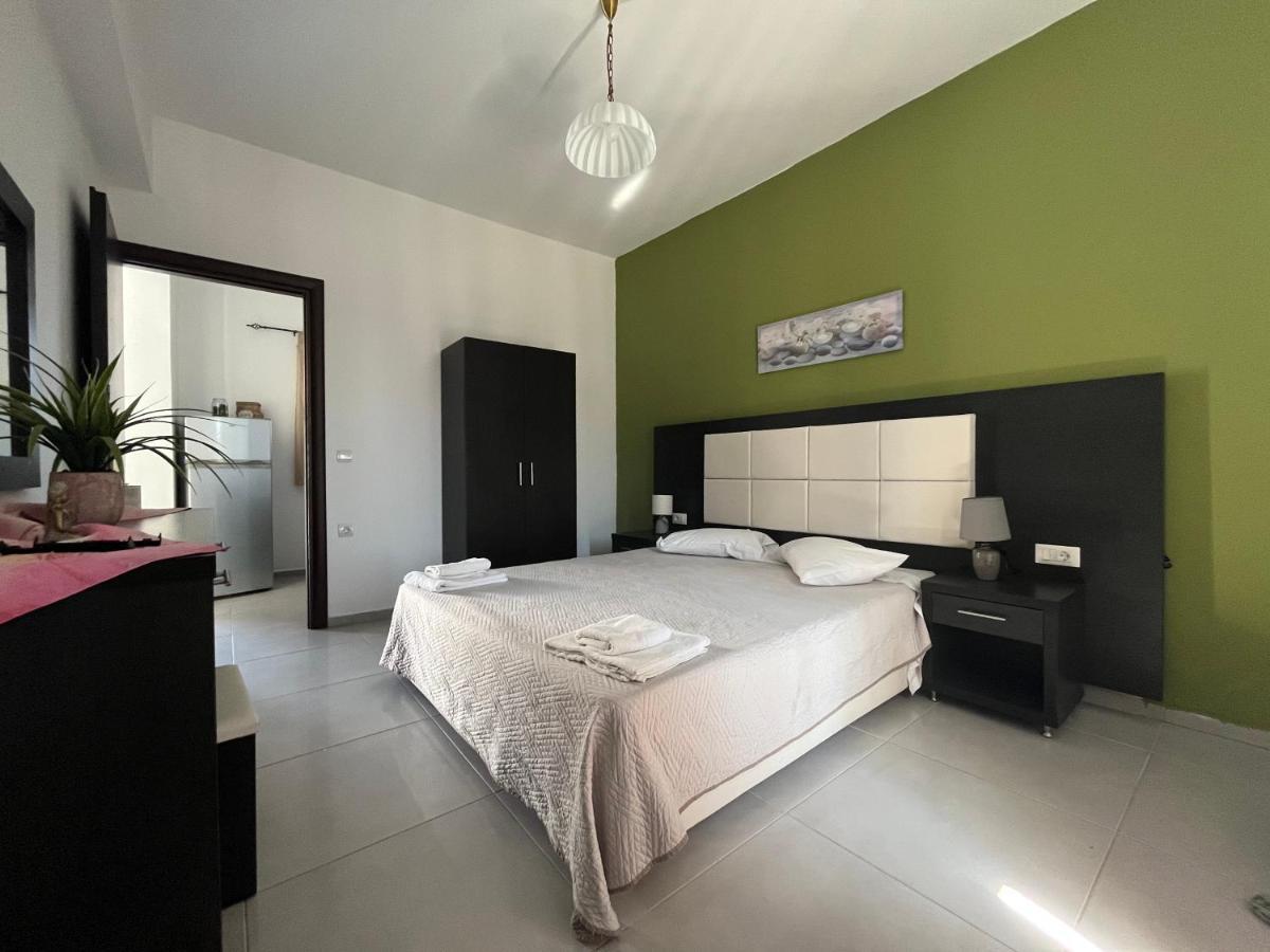 Villa Antonis Deluxe Apartments 阿莫迪 外观 照片