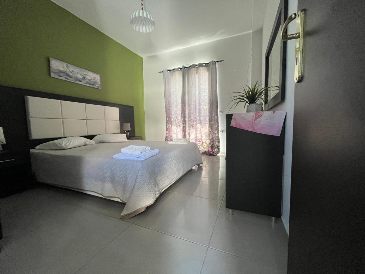 Villa Antonis Deluxe Apartments 阿莫迪 外观 照片