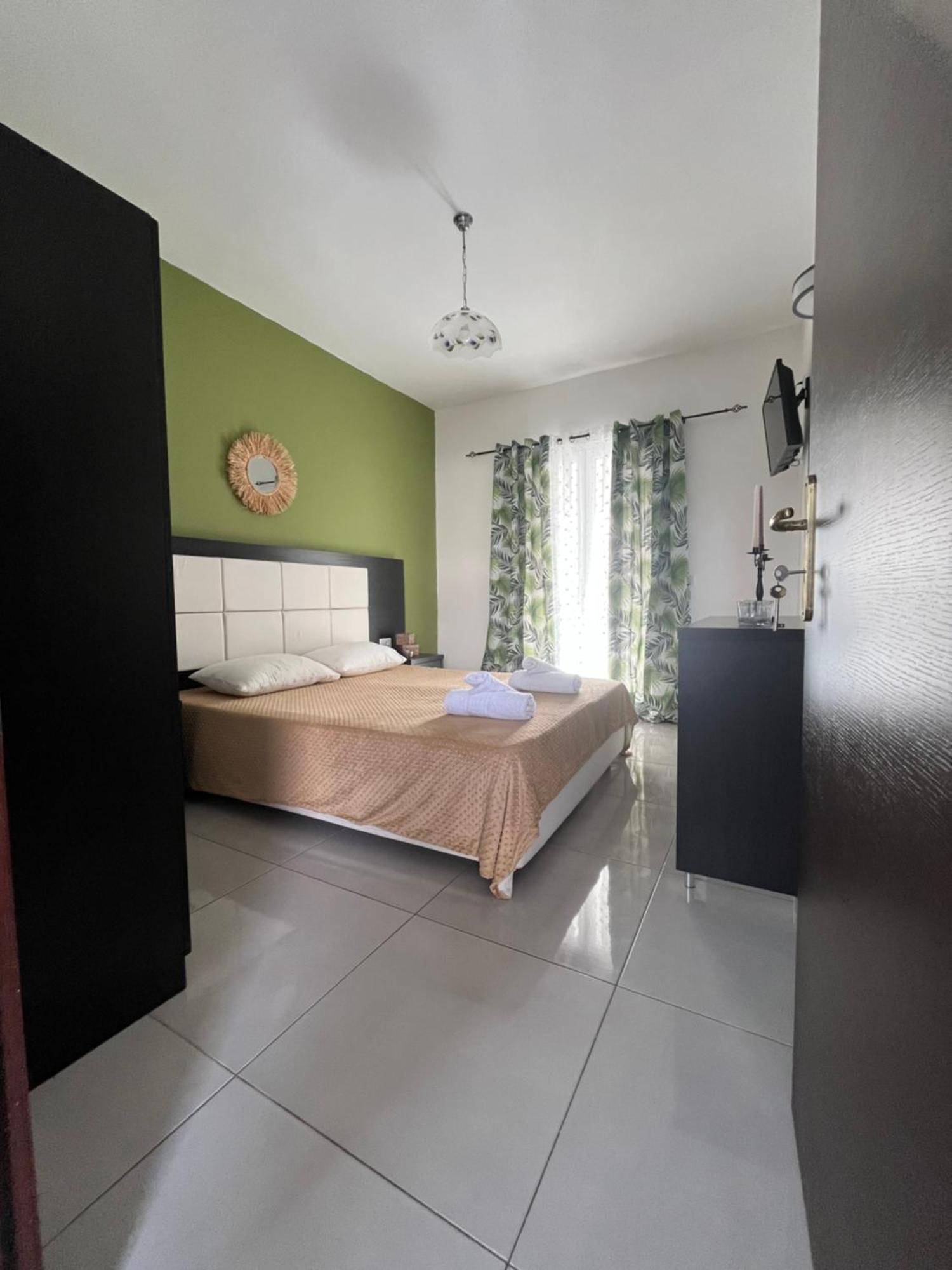 Villa Antonis Deluxe Apartments 阿莫迪 外观 照片