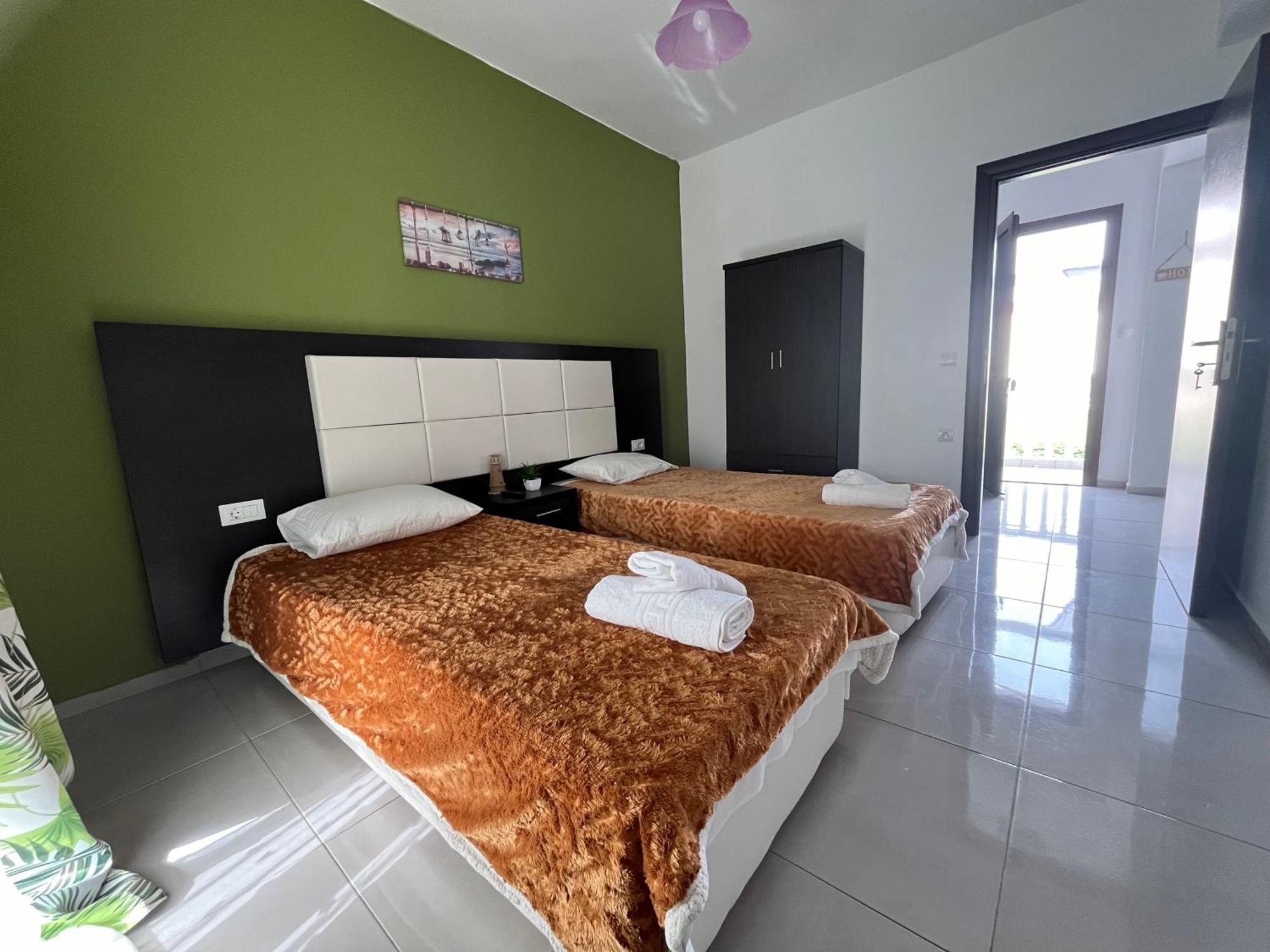 Villa Antonis Deluxe Apartments 阿莫迪 外观 照片
