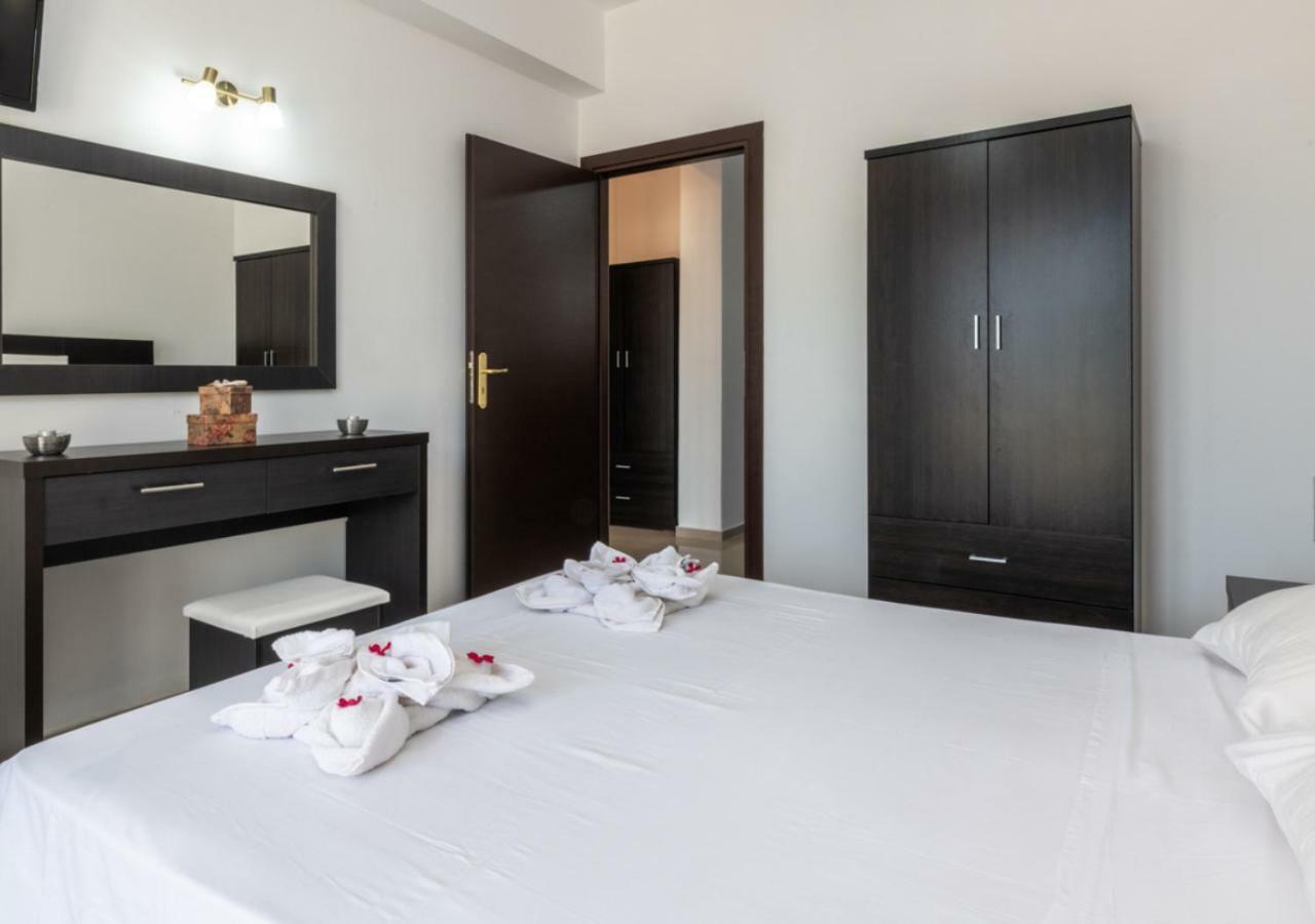 Villa Antonis Deluxe Apartments 阿莫迪 外观 照片