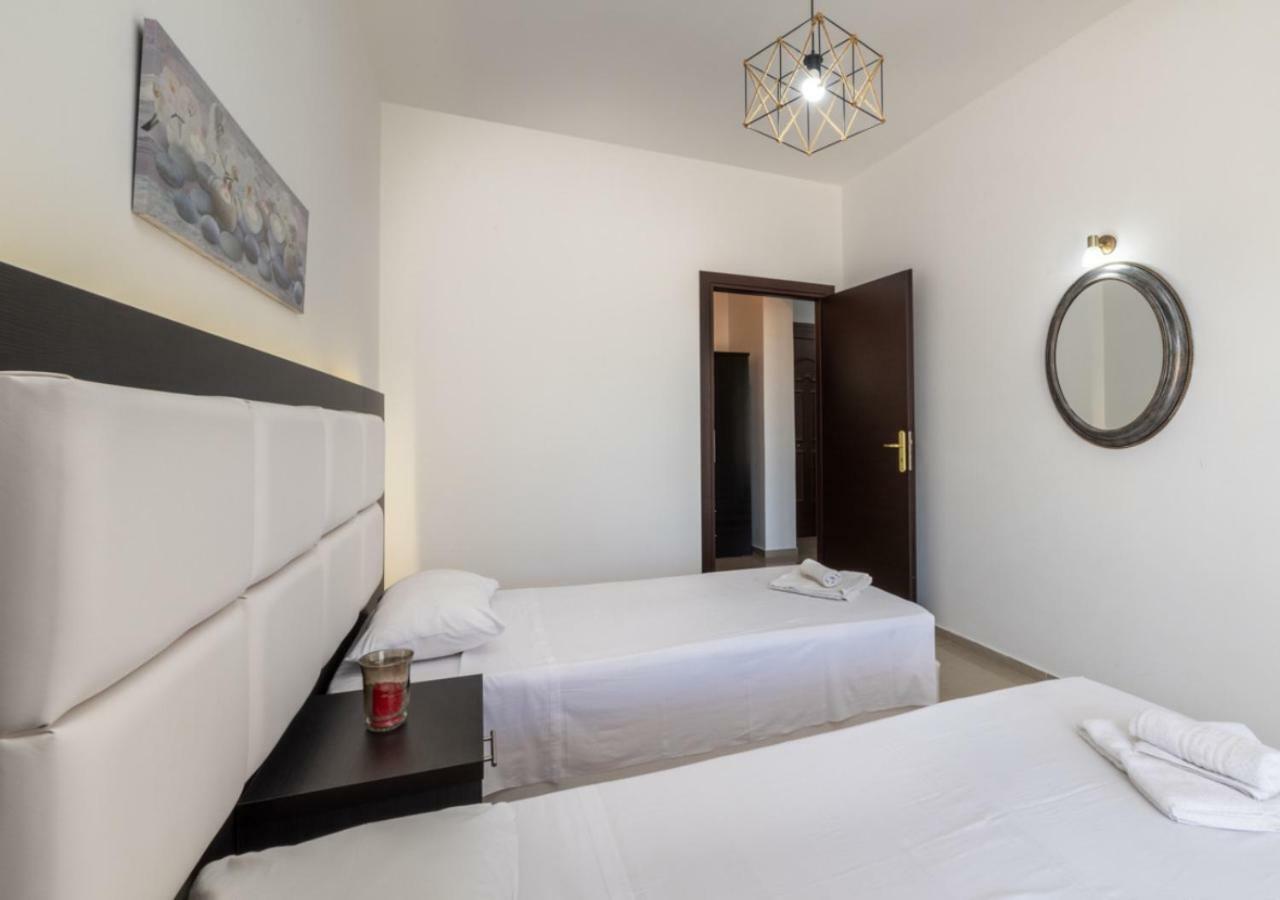 Villa Antonis Deluxe Apartments 阿莫迪 外观 照片