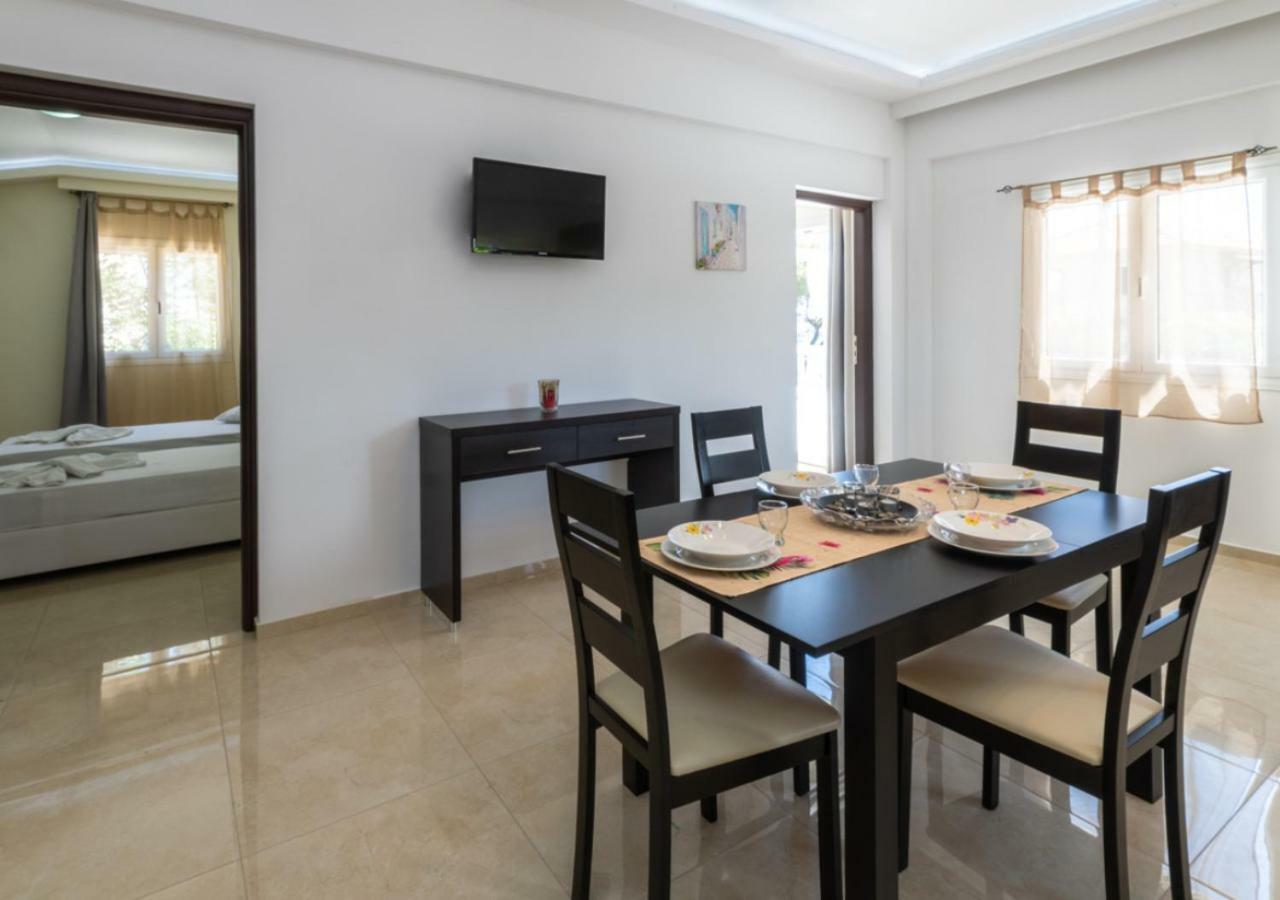 Villa Antonis Deluxe Apartments 阿莫迪 外观 照片