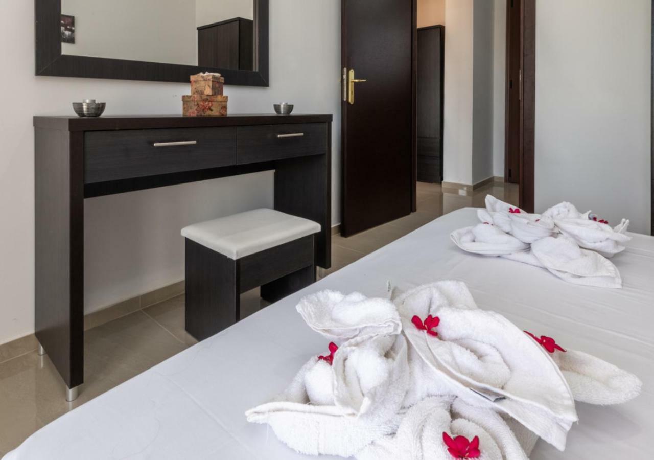 Villa Antonis Deluxe Apartments 阿莫迪 外观 照片