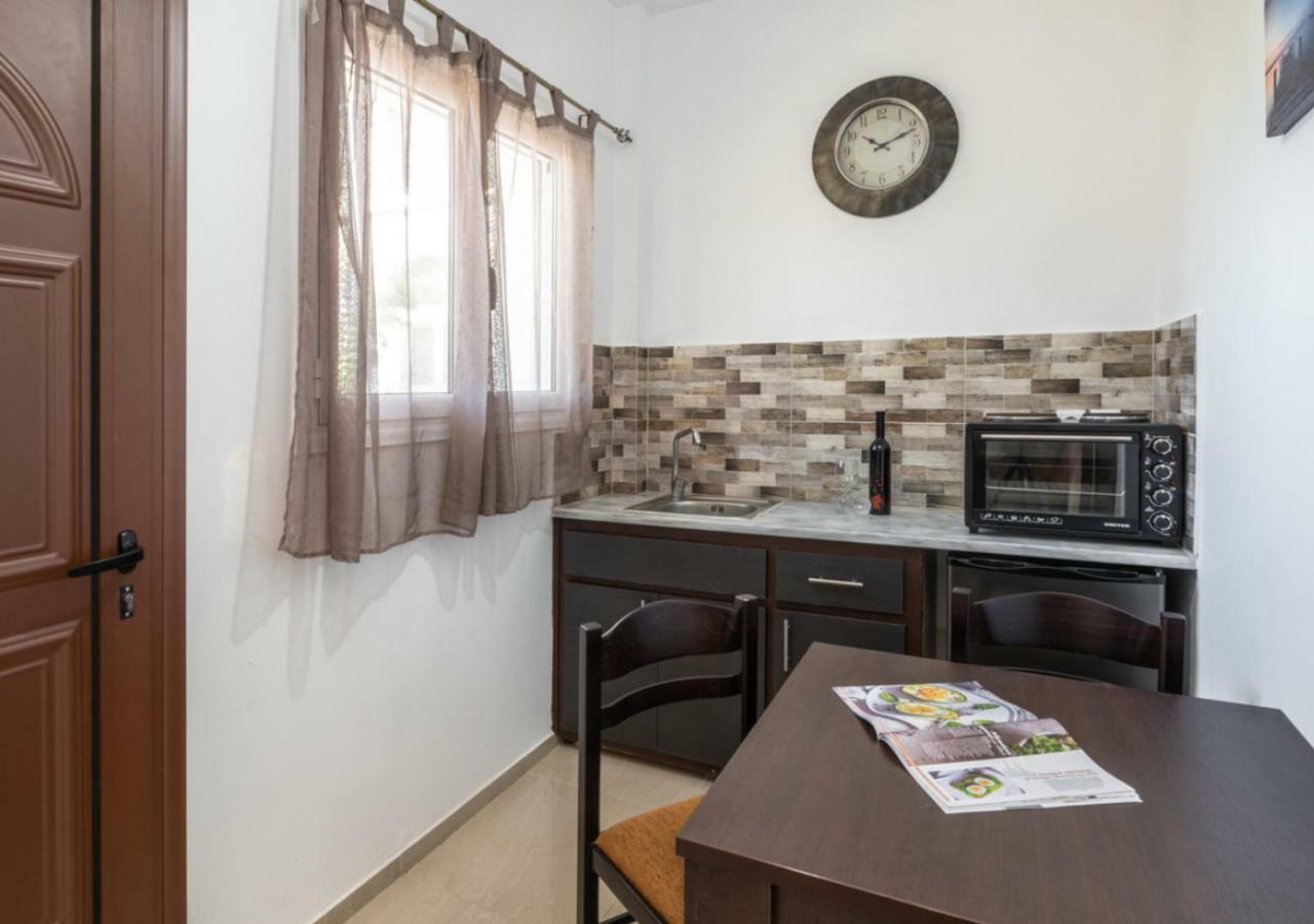Villa Antonis Deluxe Apartments 阿莫迪 外观 照片
