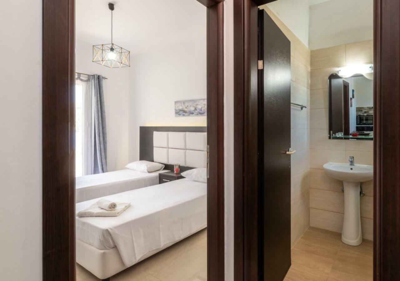 Villa Antonis Deluxe Apartments 阿莫迪 外观 照片