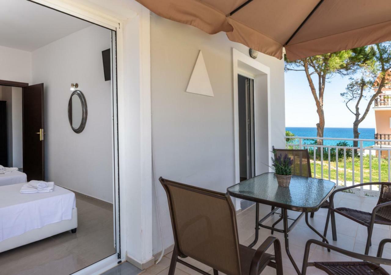 Villa Antonis Deluxe Apartments 阿莫迪 外观 照片