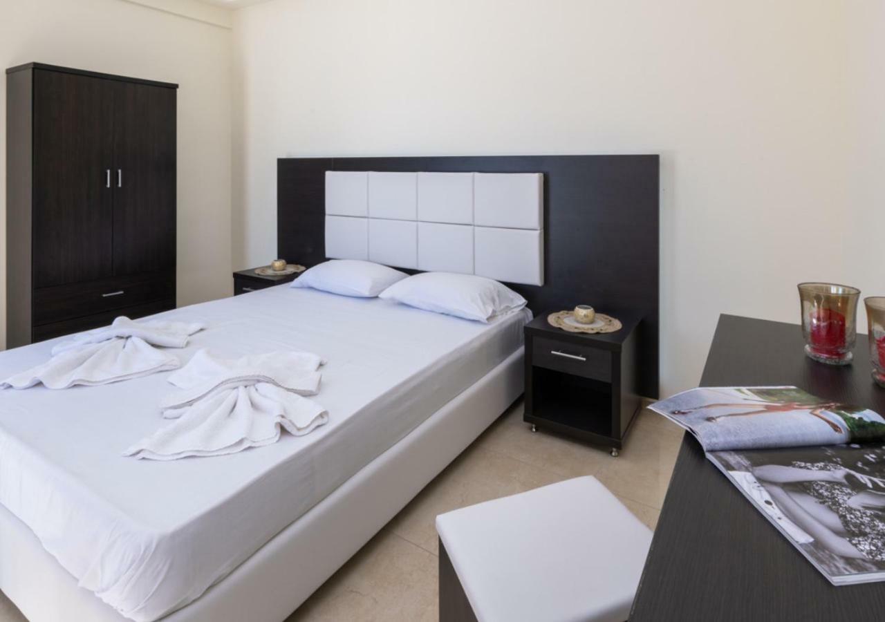 Villa Antonis Deluxe Apartments 阿莫迪 外观 照片